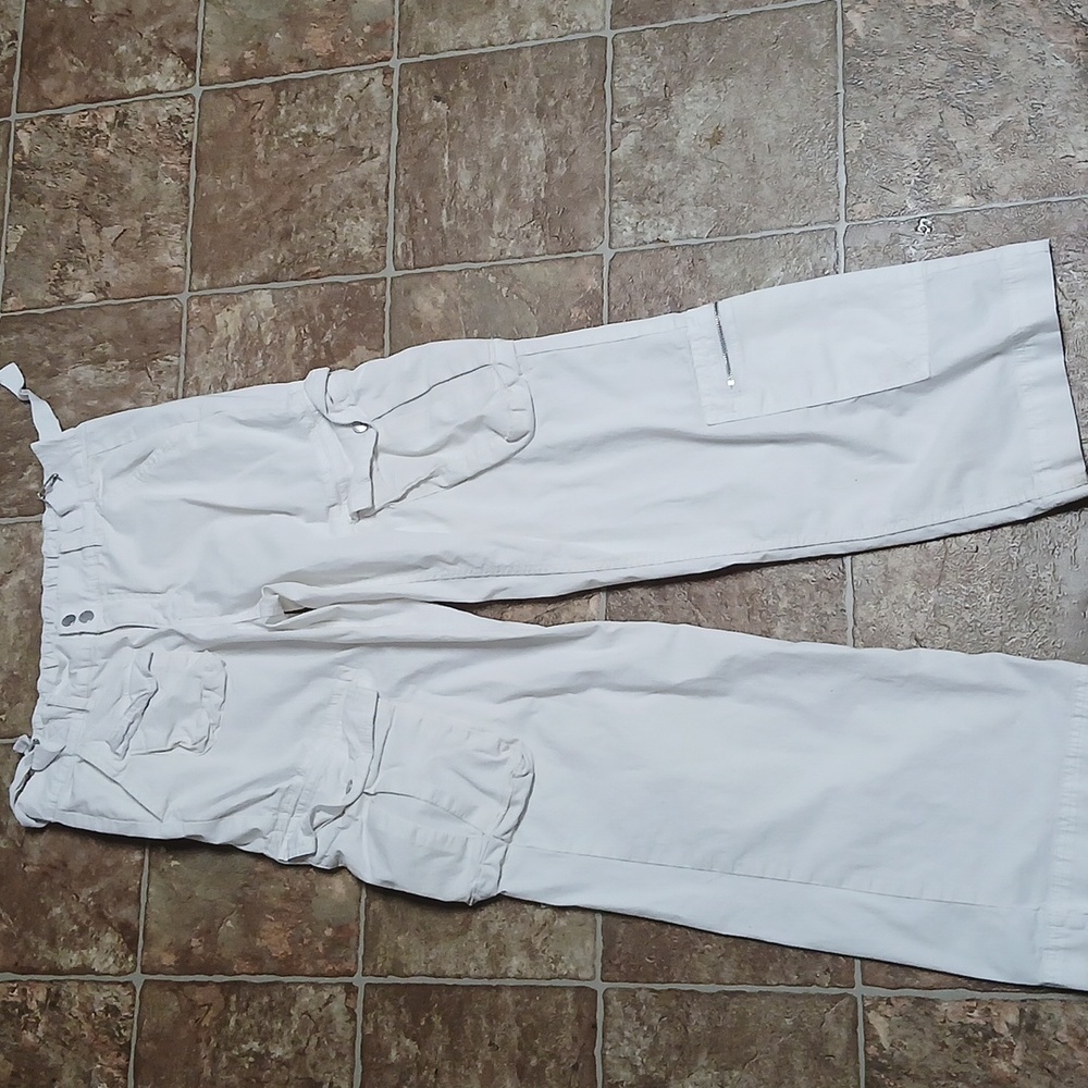 GUC Garage White Cargo Pants Size Small Pockets For Everything